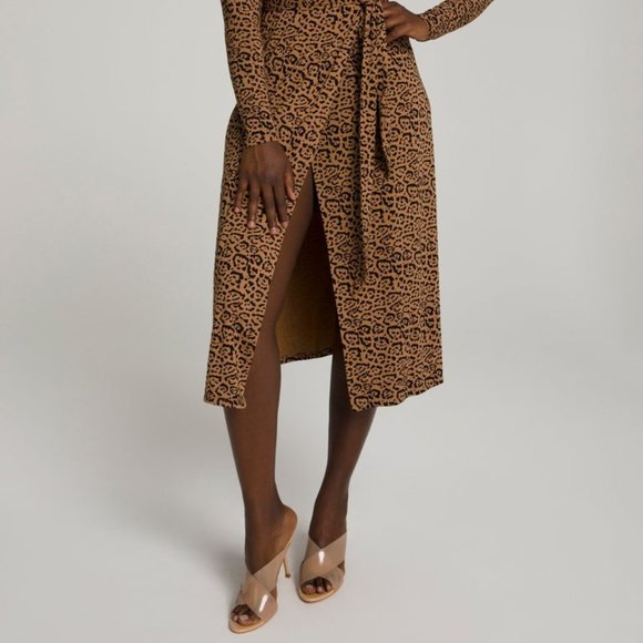GOOD AMERICAN Day Night Wrap Midi Dress in Leopard Print Size Small - Picture 11 of 16